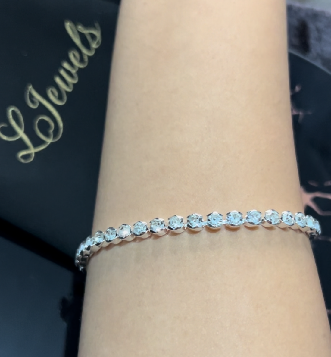 Round diamond bracelet